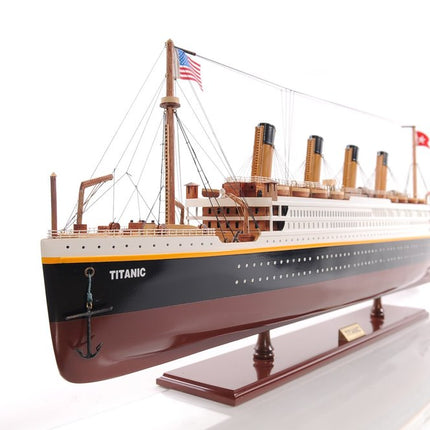 10" Black and Red Solid Wood Hand Painted 1912 RMS Titanic Small Model Boat HomeRoots