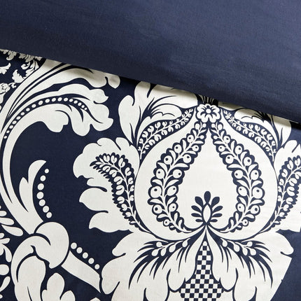Set of Seven Indigo And White Damask Queen Ring Stitch Polyester Sham And Comforter