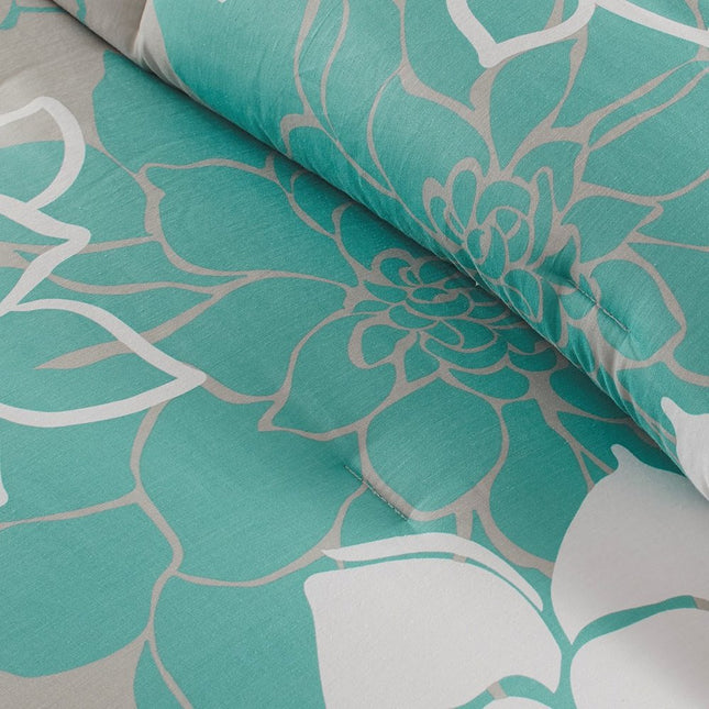 Set of Seven Aqua And White Floral King Ring Stitch Sham And Comforter