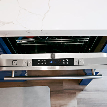 ZLINE 24 in. Stainless Steel Top Control Built-In Dishwasher with Stainless Steel Tub and Modern Style Handle (DW-304-24)