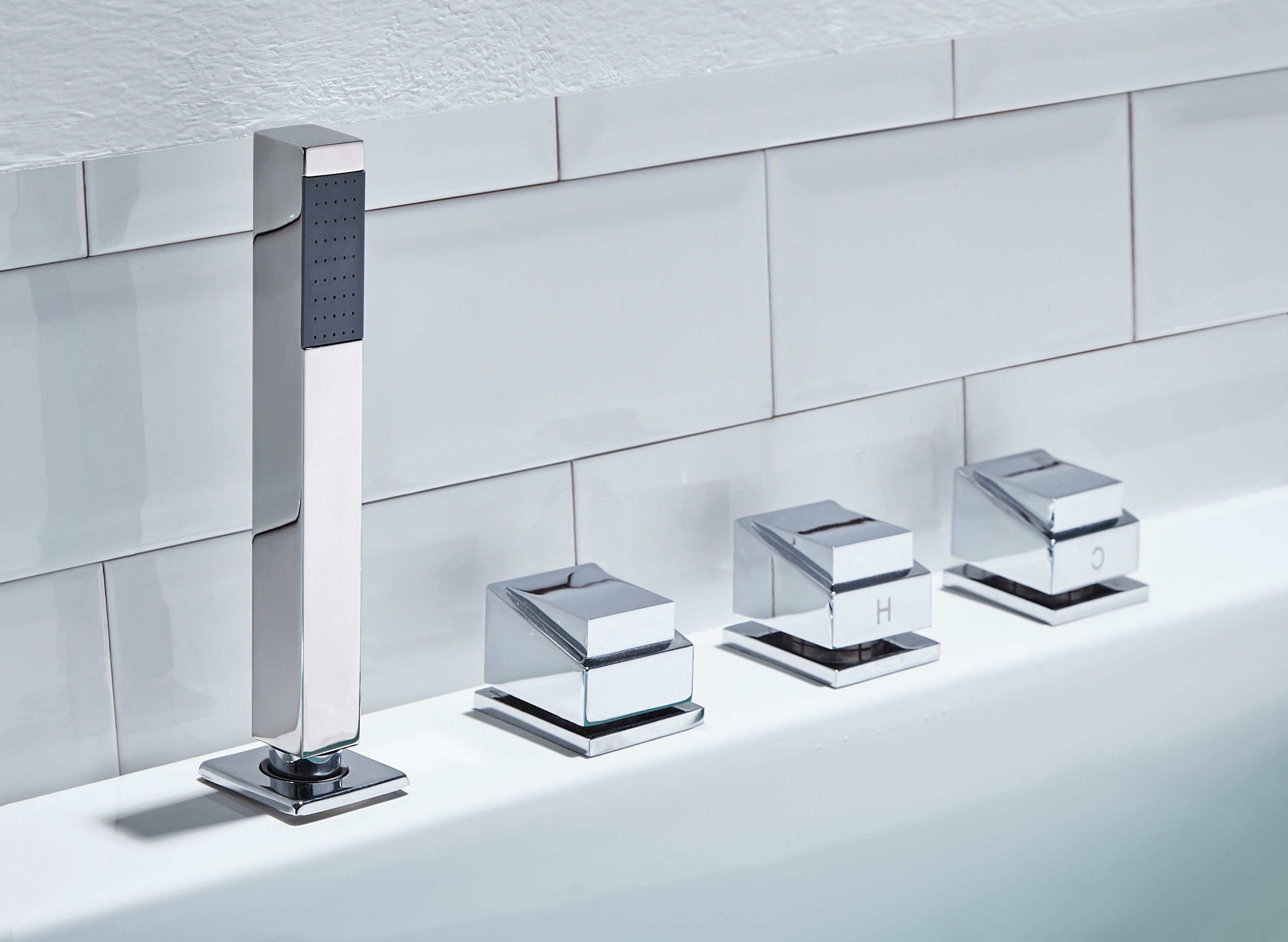 EAGO AM154ETL-L6 6 ft Acrylic White Rectangular Whirlpool Bathtub w Fixtures