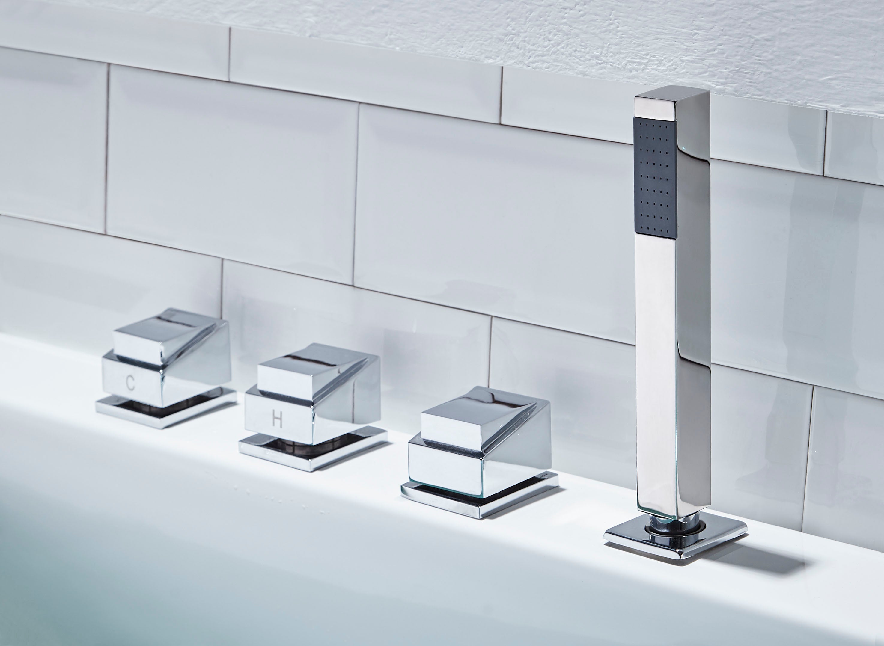 EAGO AM154ETL-R6 6 ft Acrylic White Rectangular Whirlpool Bathtub w Fixtures