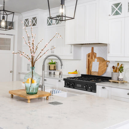 ZLINE 30 in. Porcelain Rangetop in Black Stainless with 4 Gas Burners (RTB-BR-30) with Brass Burners